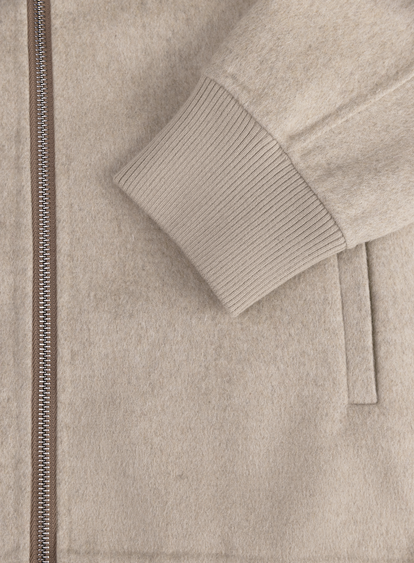 Mick jack van wol | FULL_WIDTH | Beige