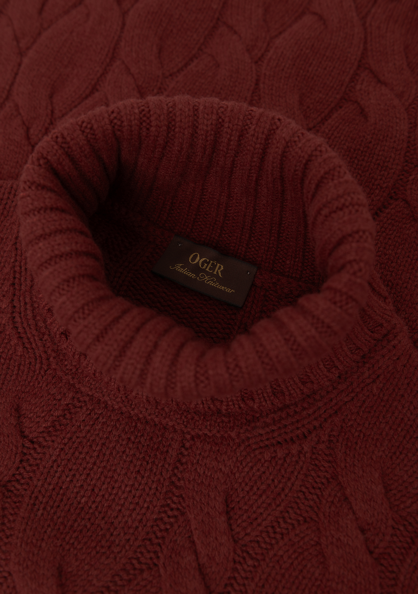 Coltrui met kabelpatroon van wol en cashmere | FULL_WIDTH | Roest