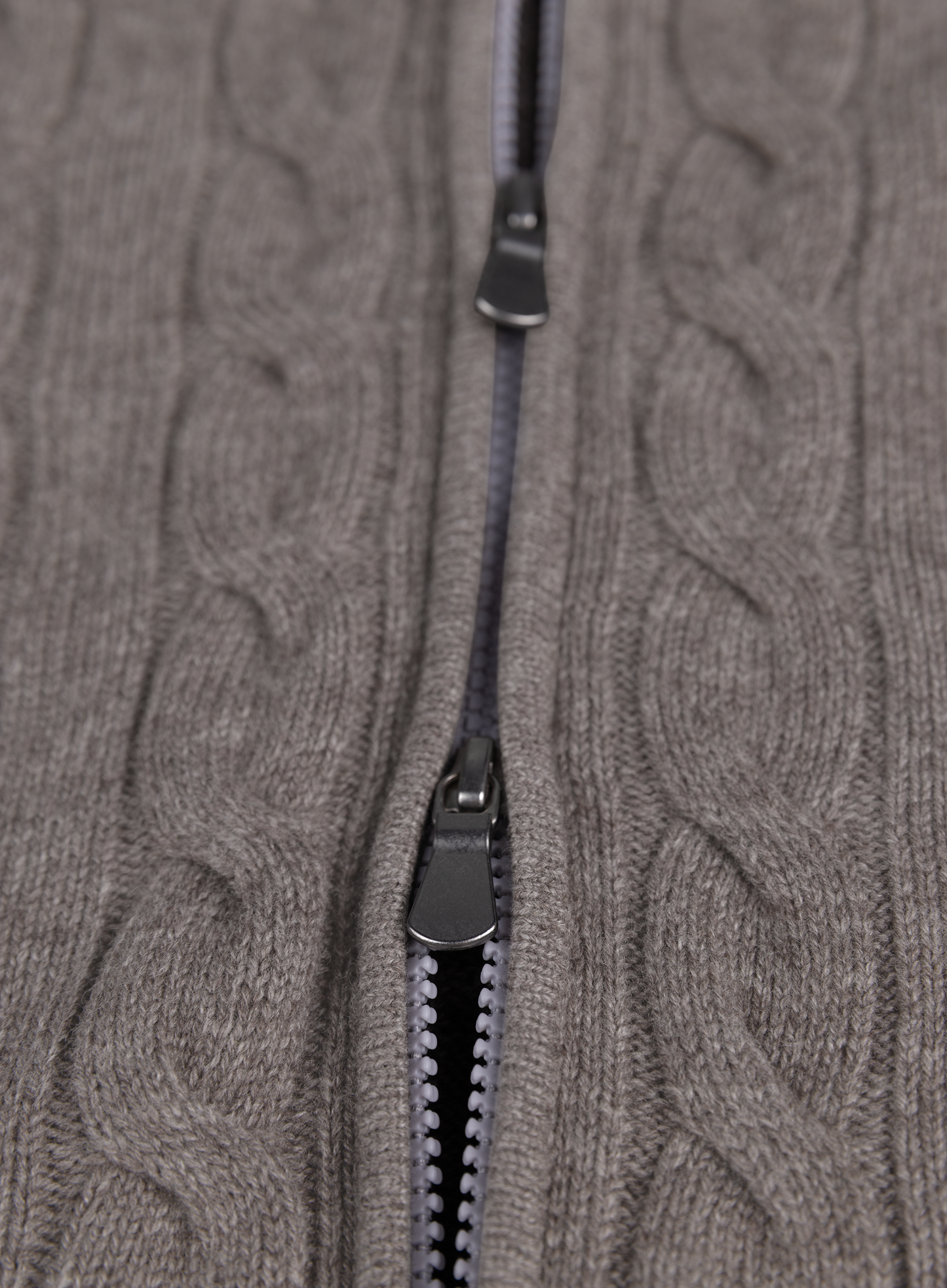 Kabelgebreid ritsvest van wol en cashmere | FULL_WIDTH | TAUPE