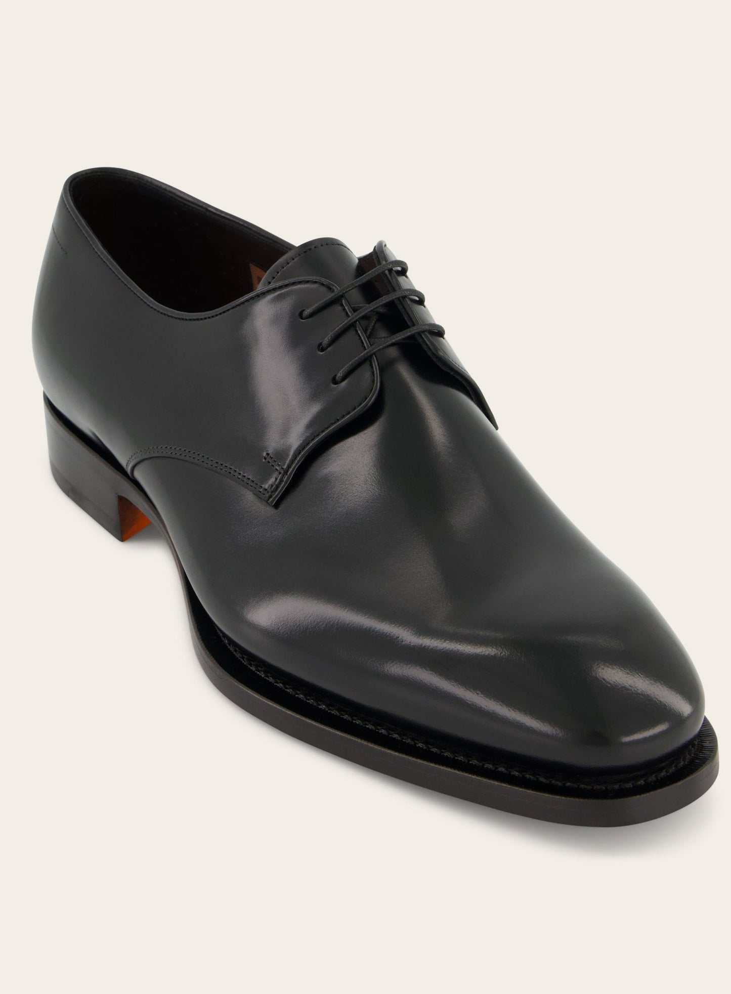 Oxford lace-up shoe made of leather