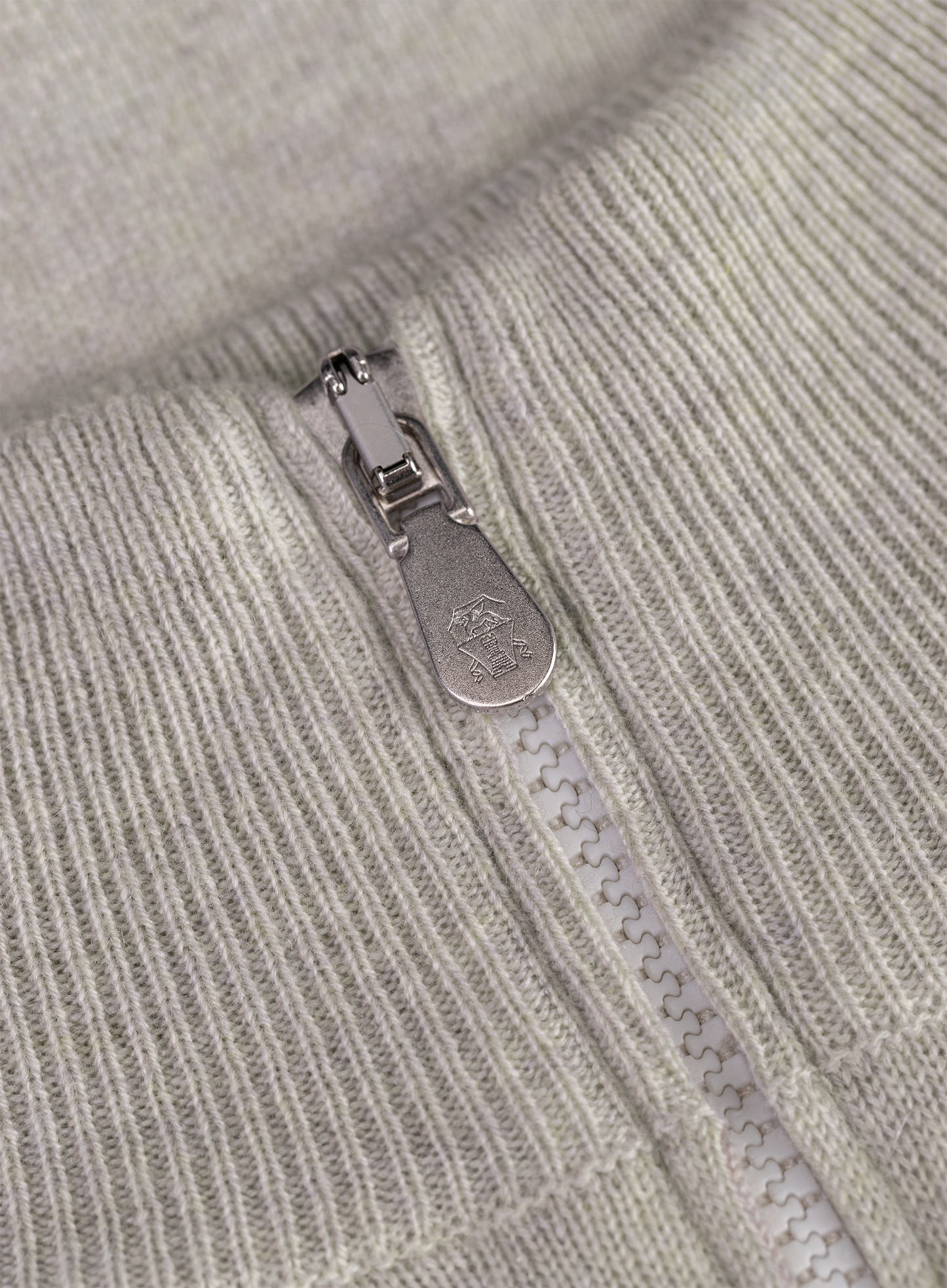Ritsvest van cashmere | FULL_WIDTH | ROOM-WIT