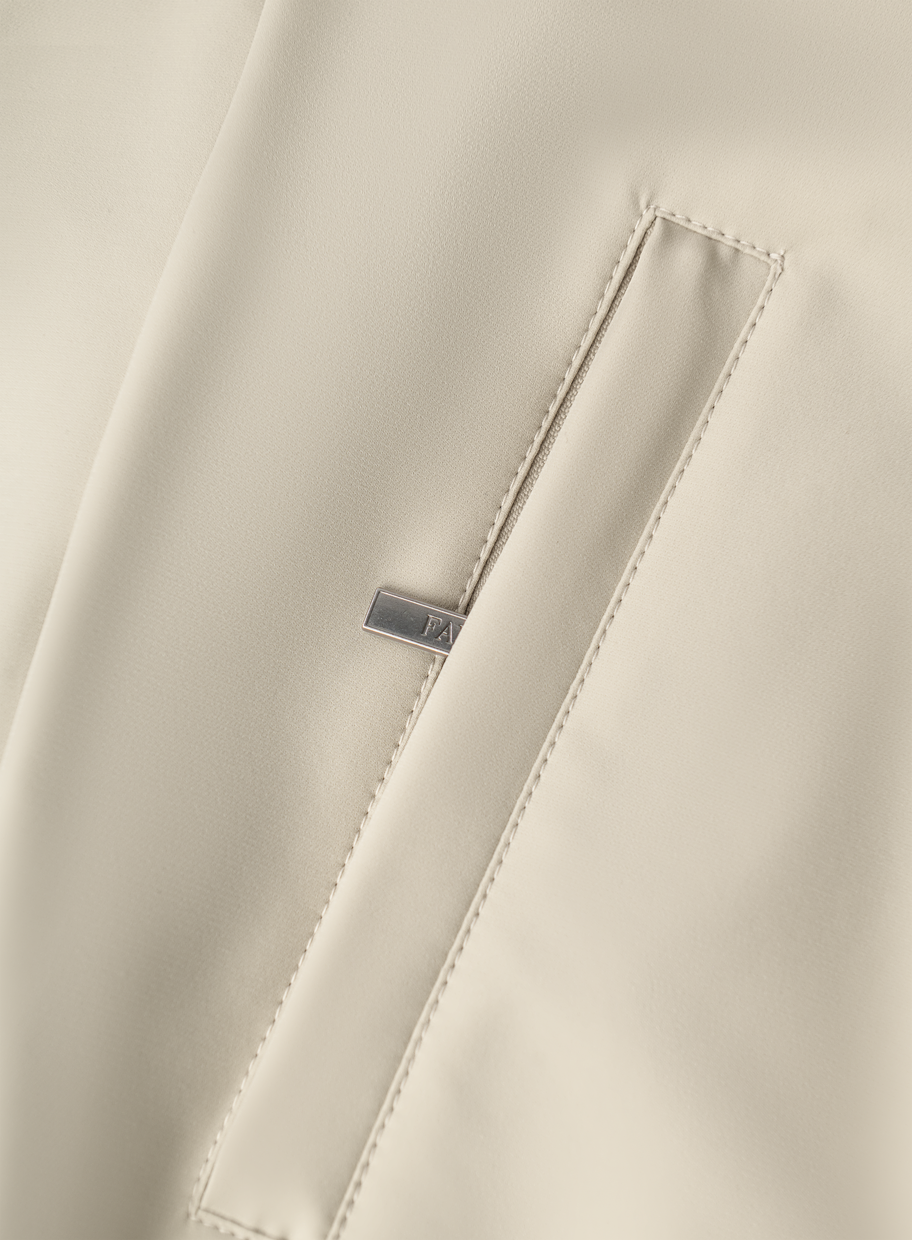 Jack met opstaande kraag | FULL_WIDTH | Beige