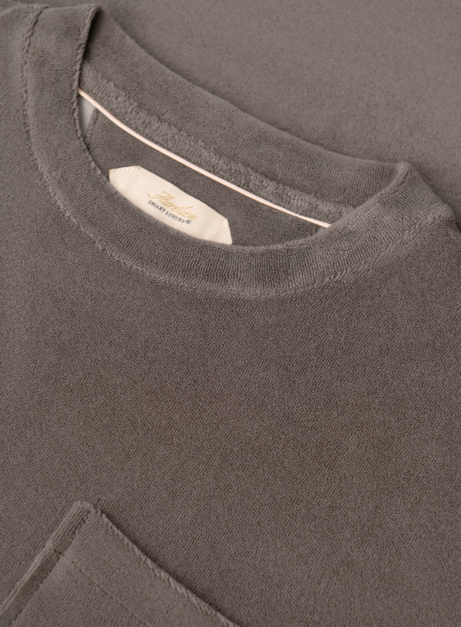 T-shirt met borstzak van badstof | FULL_WIDTH | TAUPE