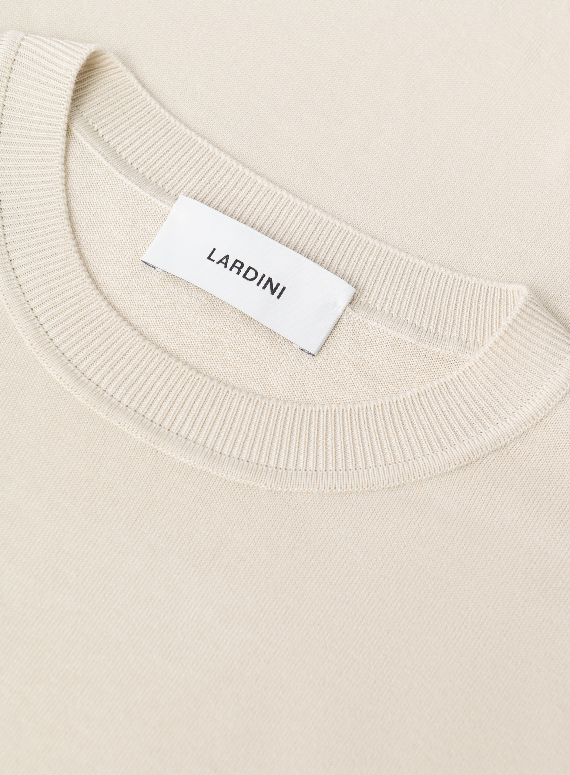 T-shirt van zijde | FULL_WIDTH | Beige