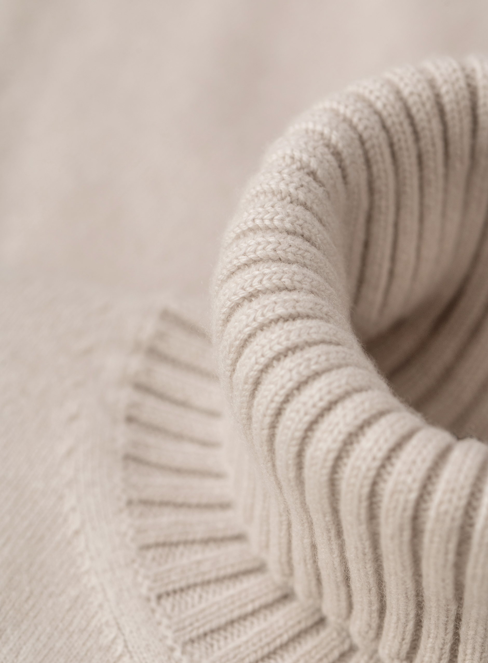 Handgemaakte coltrui van cashmere | FULL_WIDTH | Beige
