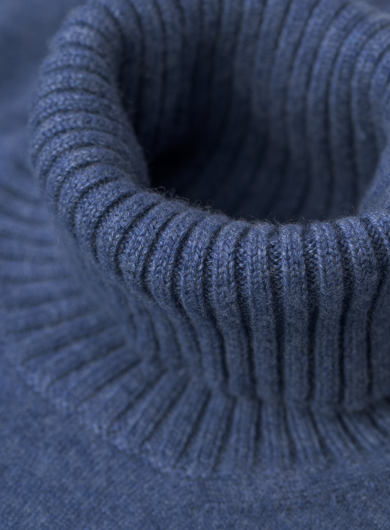 Handgemaakte coltrui van cashmere | FULL_WIDTH | Blauw