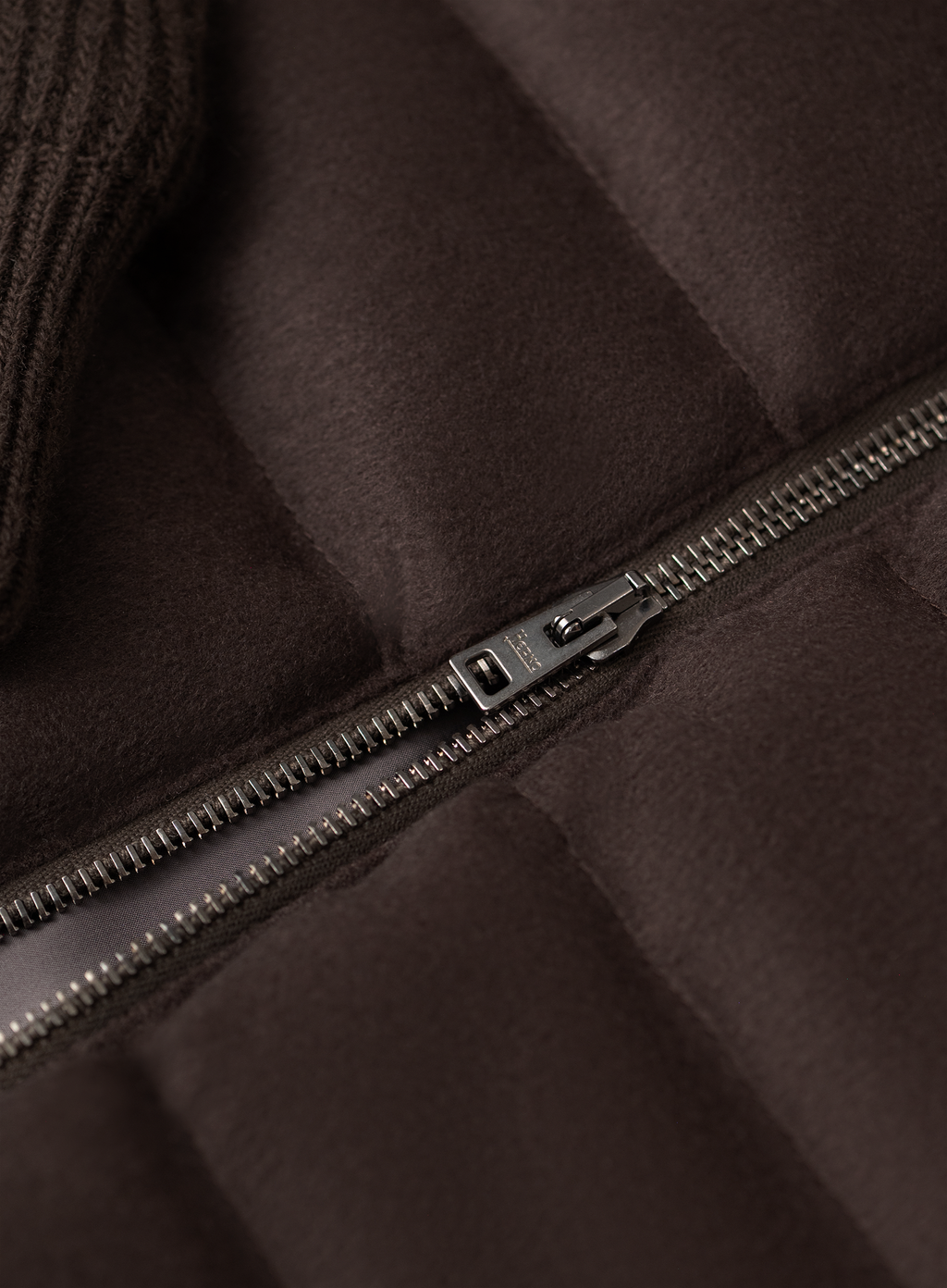 Jack in wol en technische stof | FULL_WIDTH | Bruin