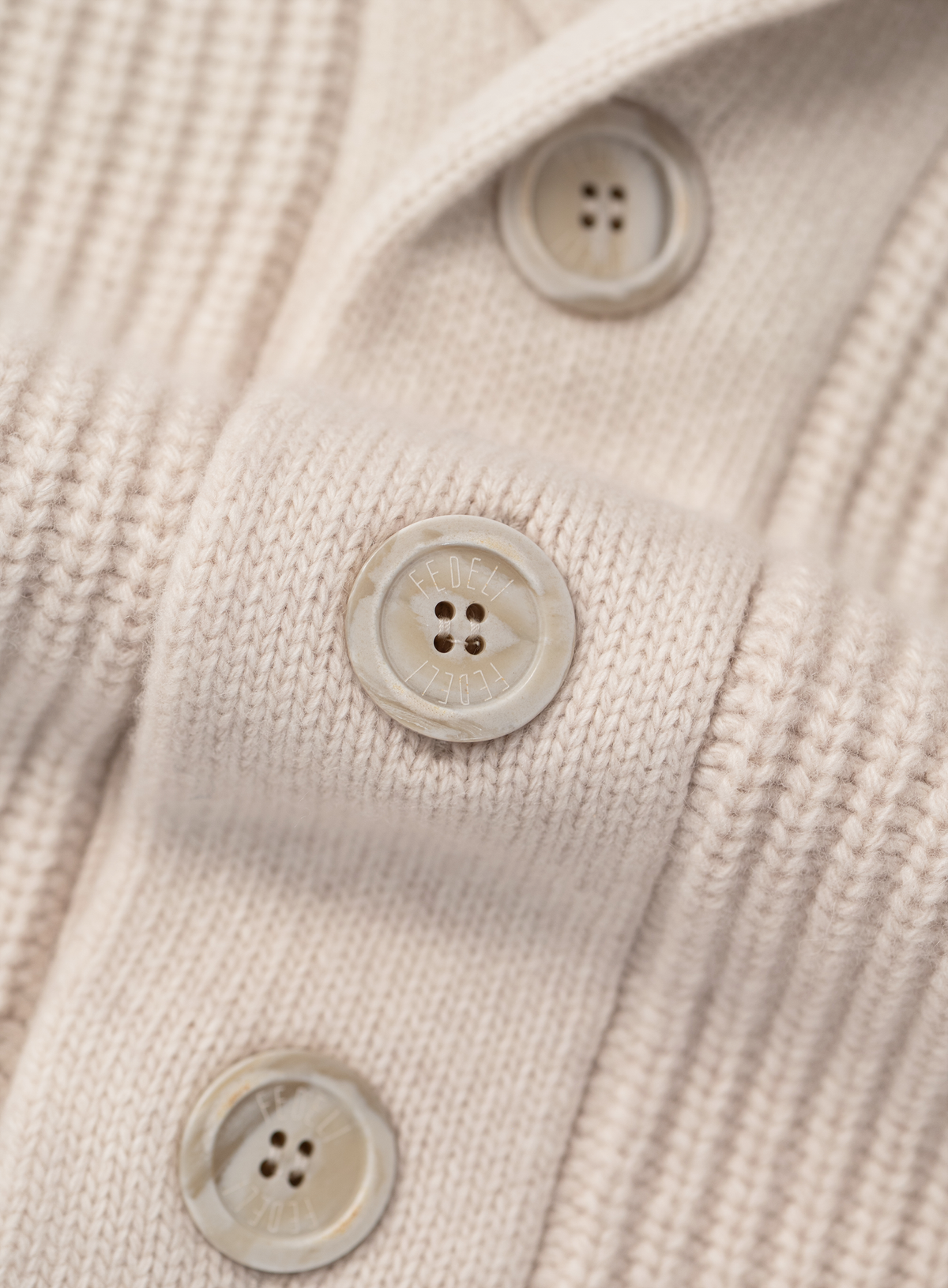 Knoopvest in wol cashmere | FULL_WIDTH | L.BEIGE