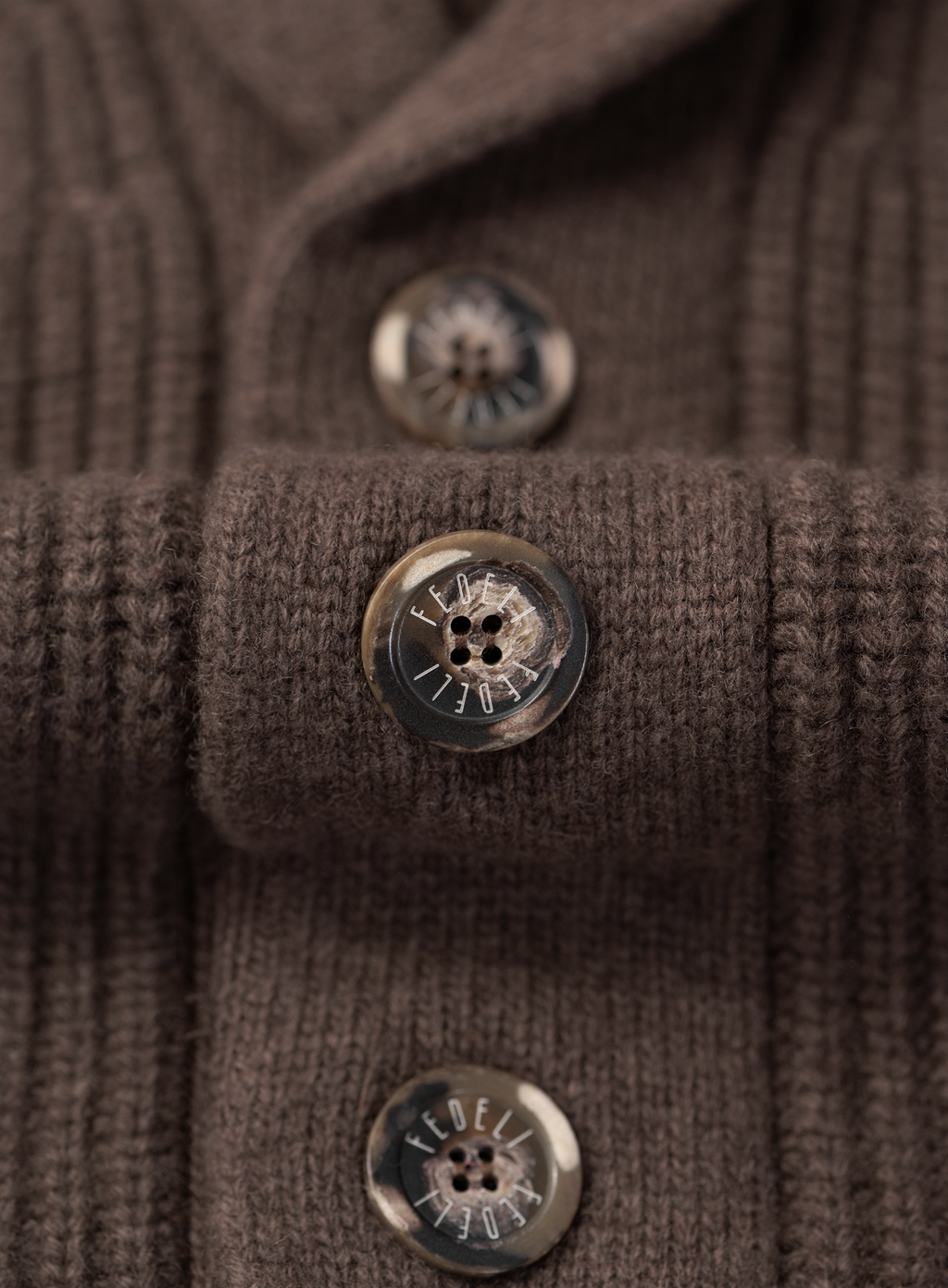 Knoopvest in wol cashmere | FULL_WIDTH | TAUPE