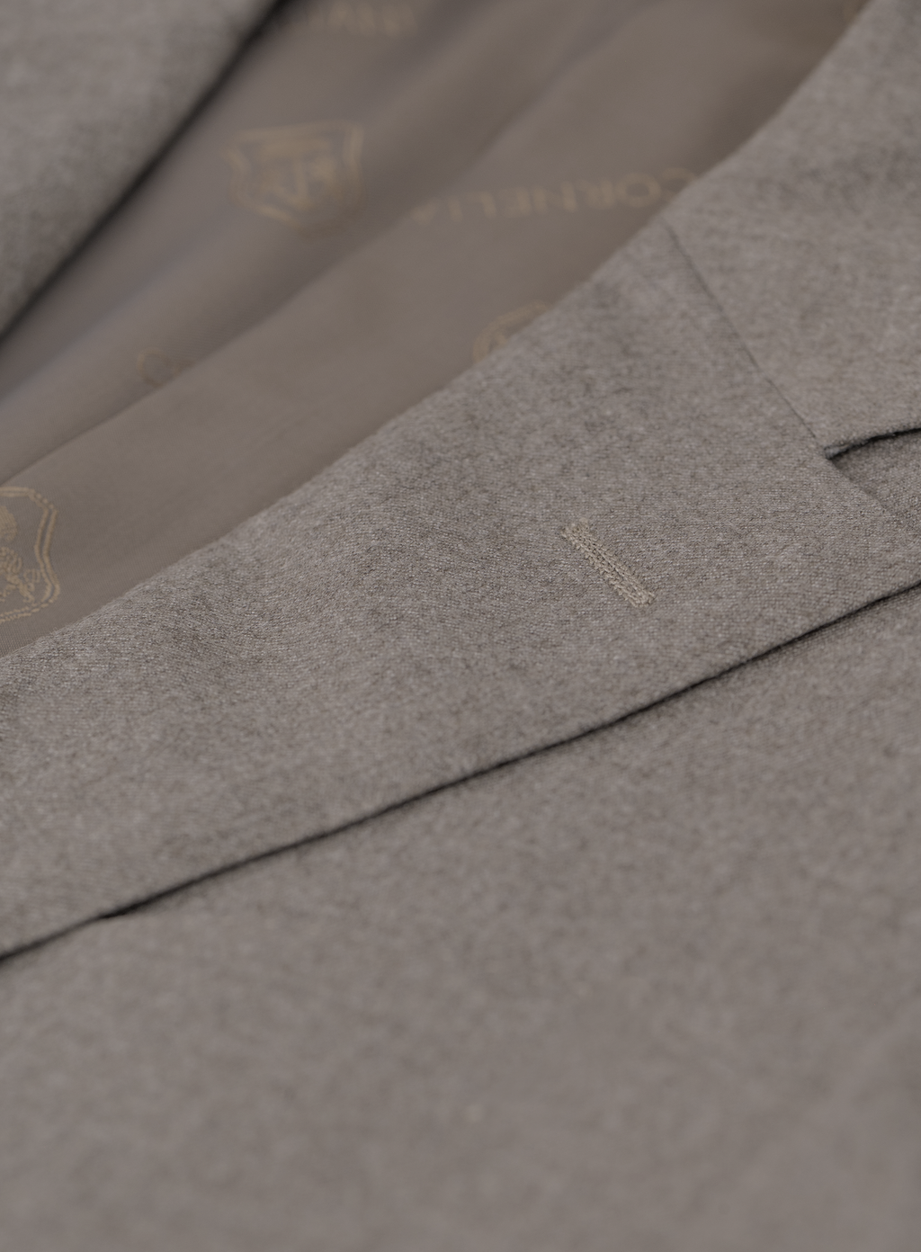 Tweedelig pak van fijne scheerwol | FULL_WIDTH | TAUPE