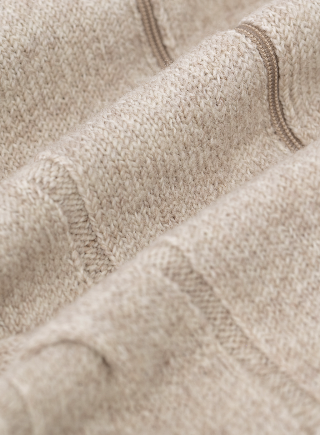 Kabelgebreid ritsvest van scheerwol en alpaca | FULL_WIDTH | Beige