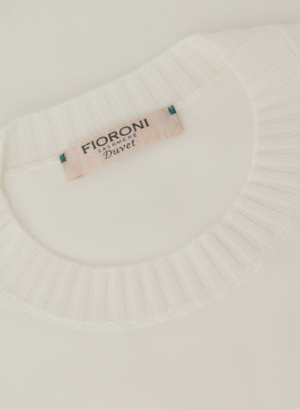 Crewneck in duvet cashmere | FULL_WIDTH | ROOM-WIT