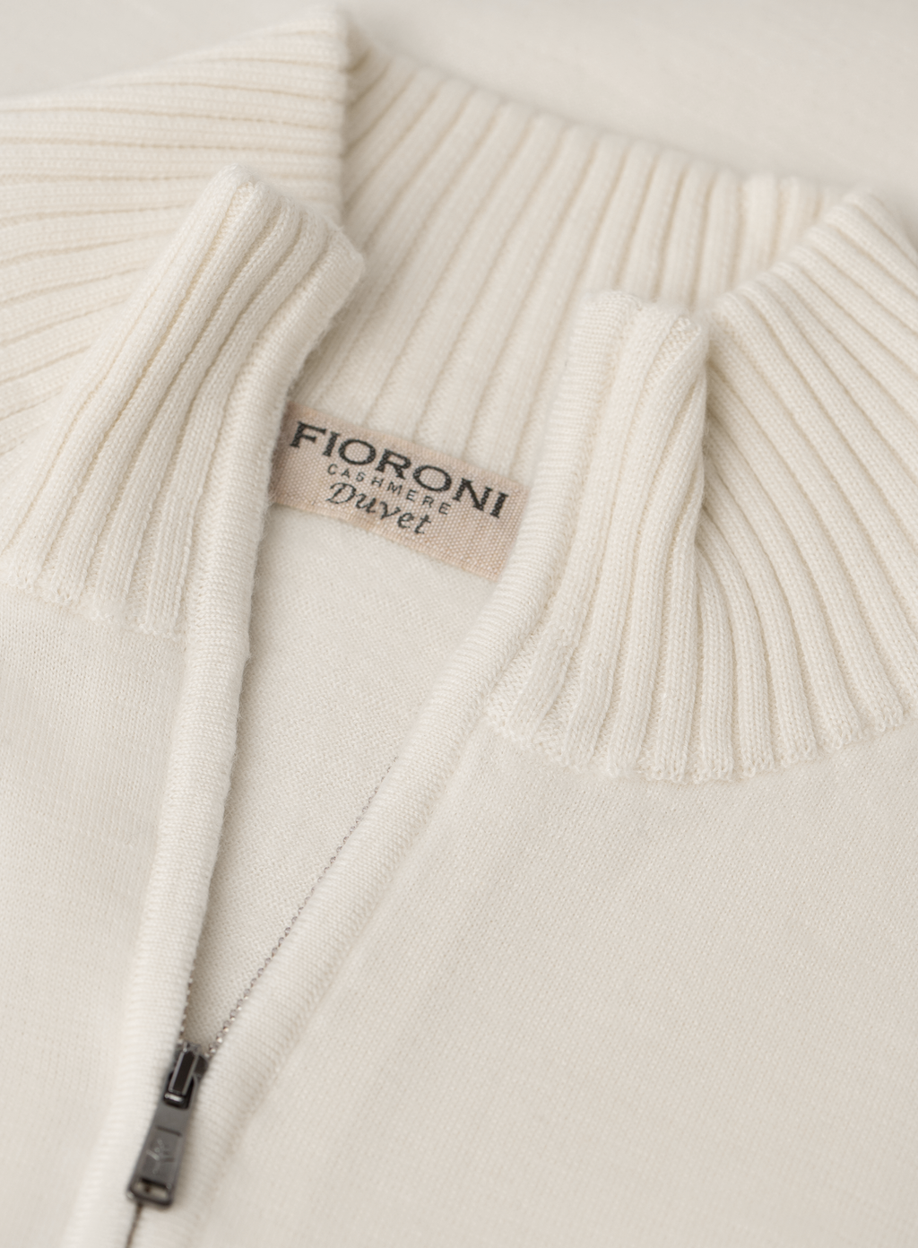 Half-zip vest in duvet cashmere | FULL_WIDTH | ROOM-WIT
