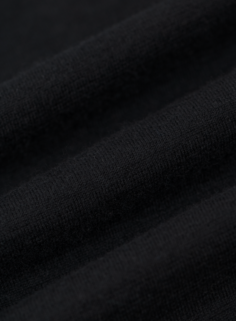 Finely knit half-zip sweater in duvet cashmere
