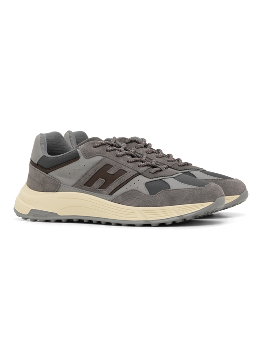 Hyperlight sneakers made of suede
