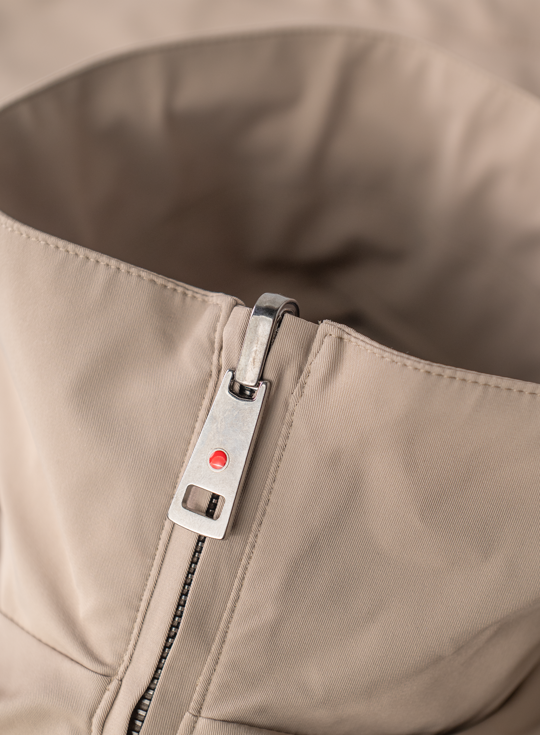 Bodywarmer met opstaande kraag | TAUPE