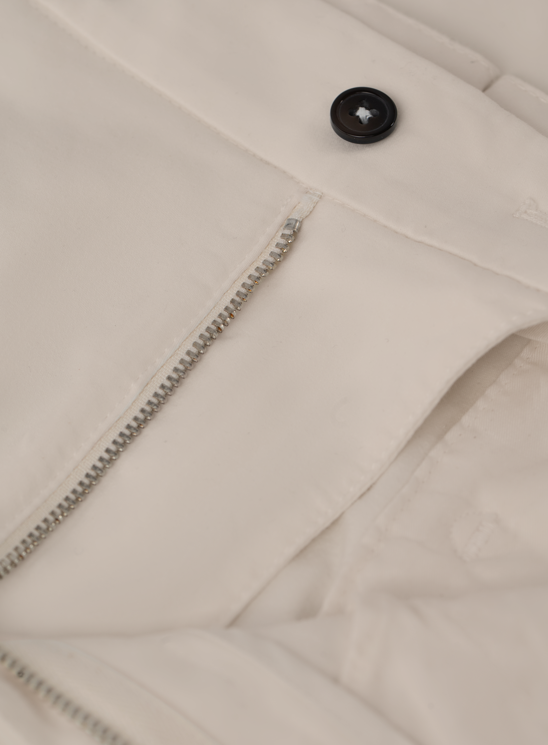 Verfijnde chino in tailored fit | FULL_WIDTH | KIEZEL