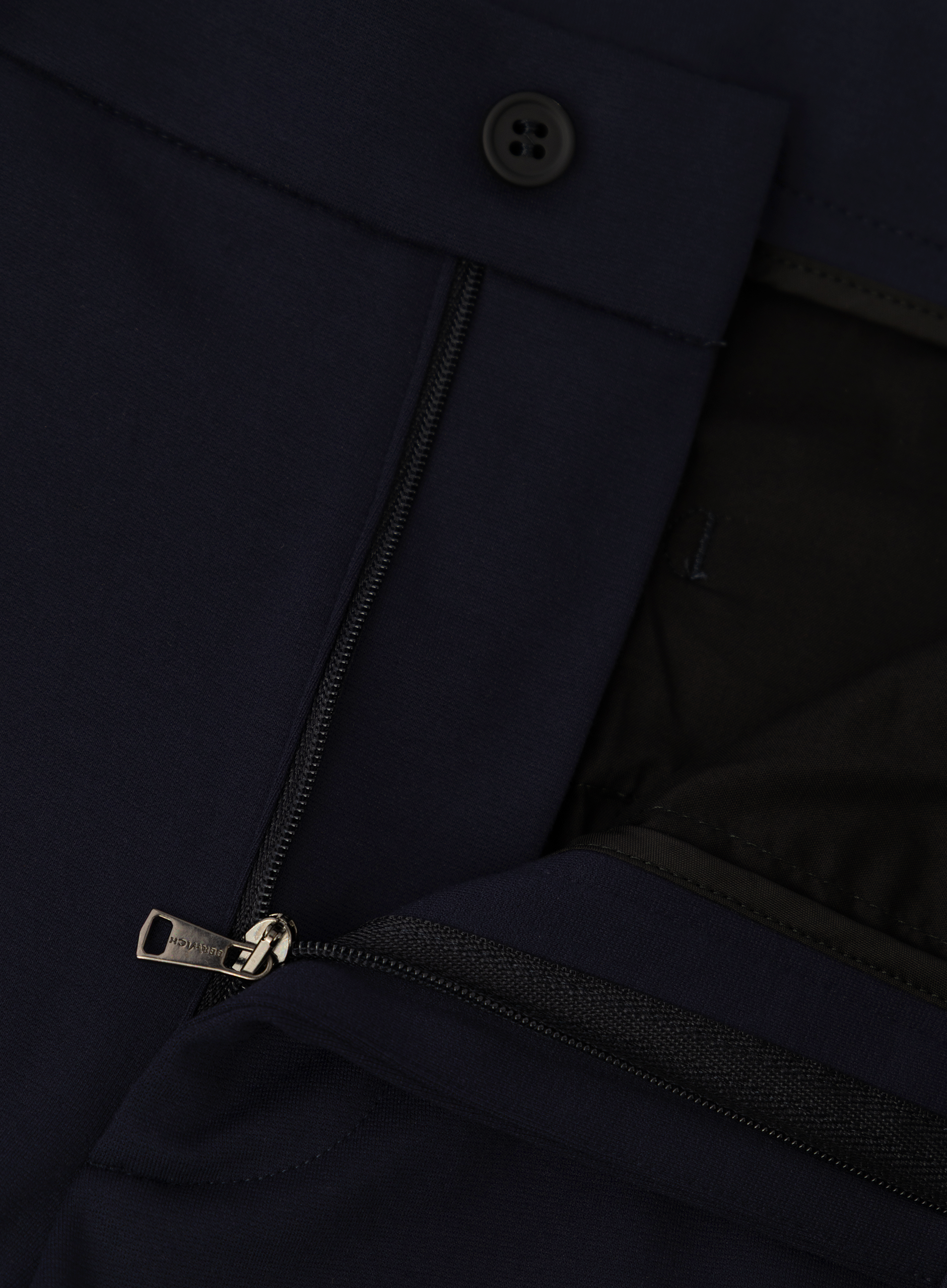 Verfijnde chino in tailored fit | FULL_WIDTH | BLUE NAVY