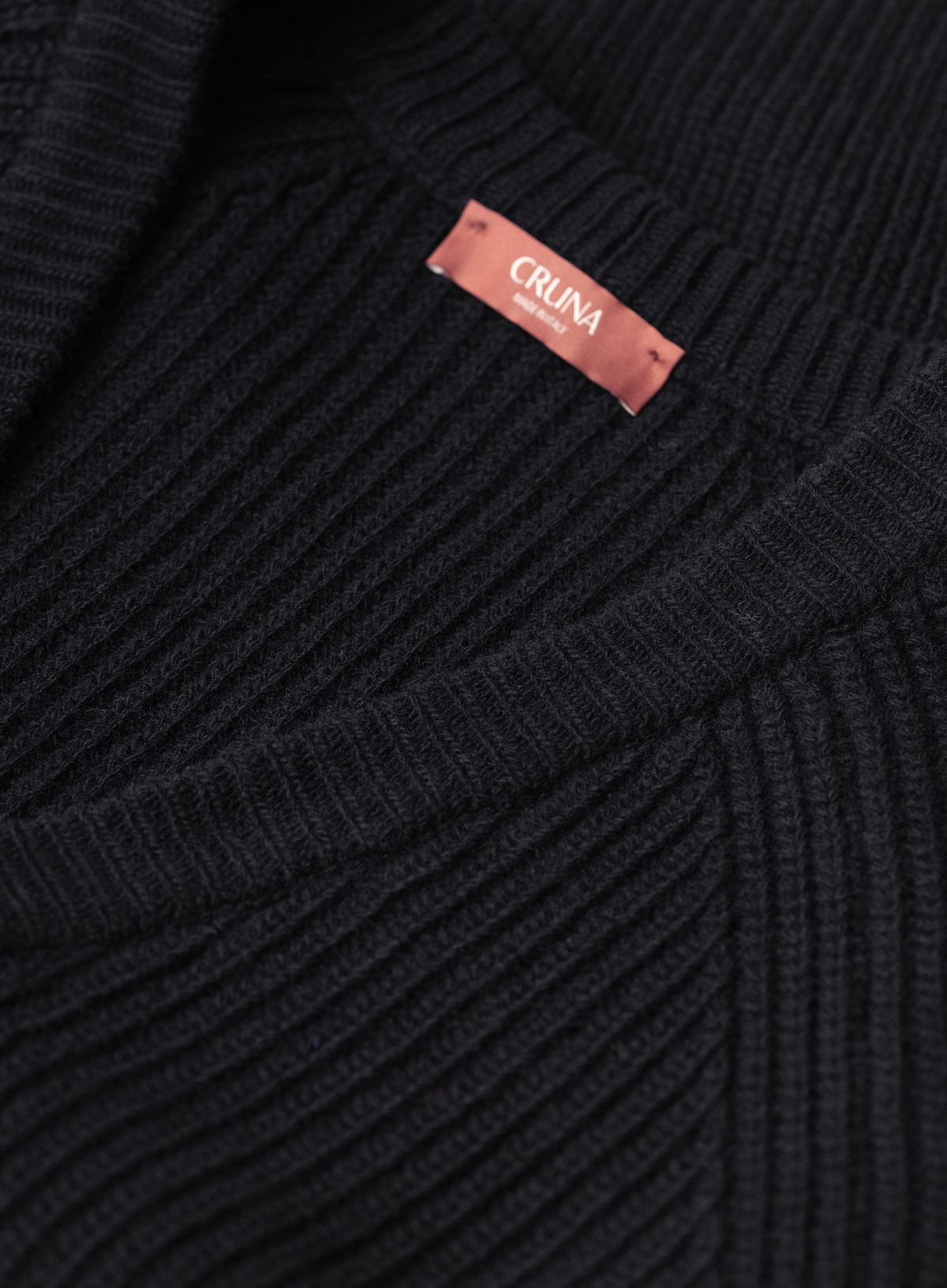 Knoopvest in wol | FULL_WIDTH | Zwart