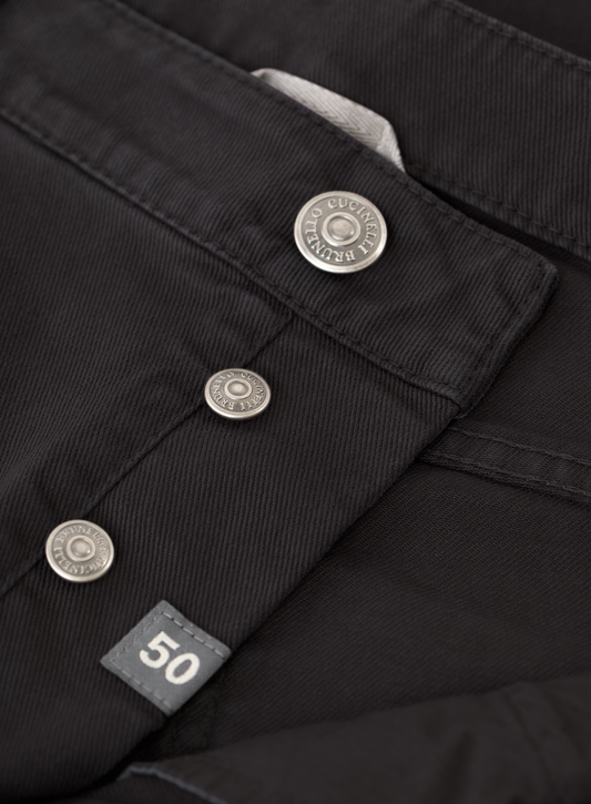 Jean cinq poches en denim teint en pièce