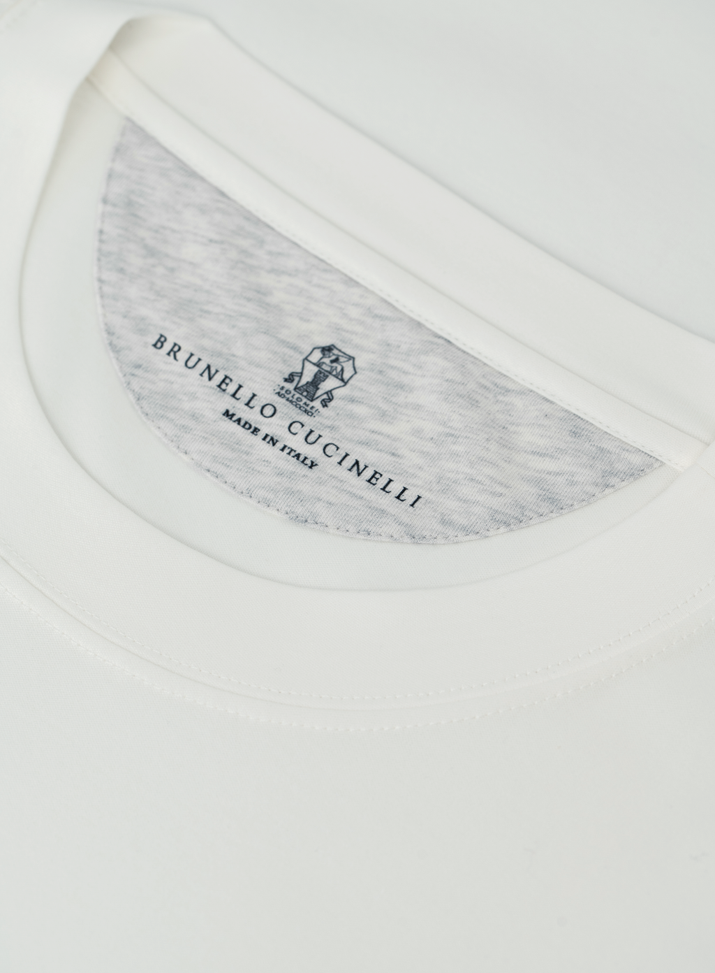 T-shirt van katoen met logodetail | FULL_WIDTH | Wit