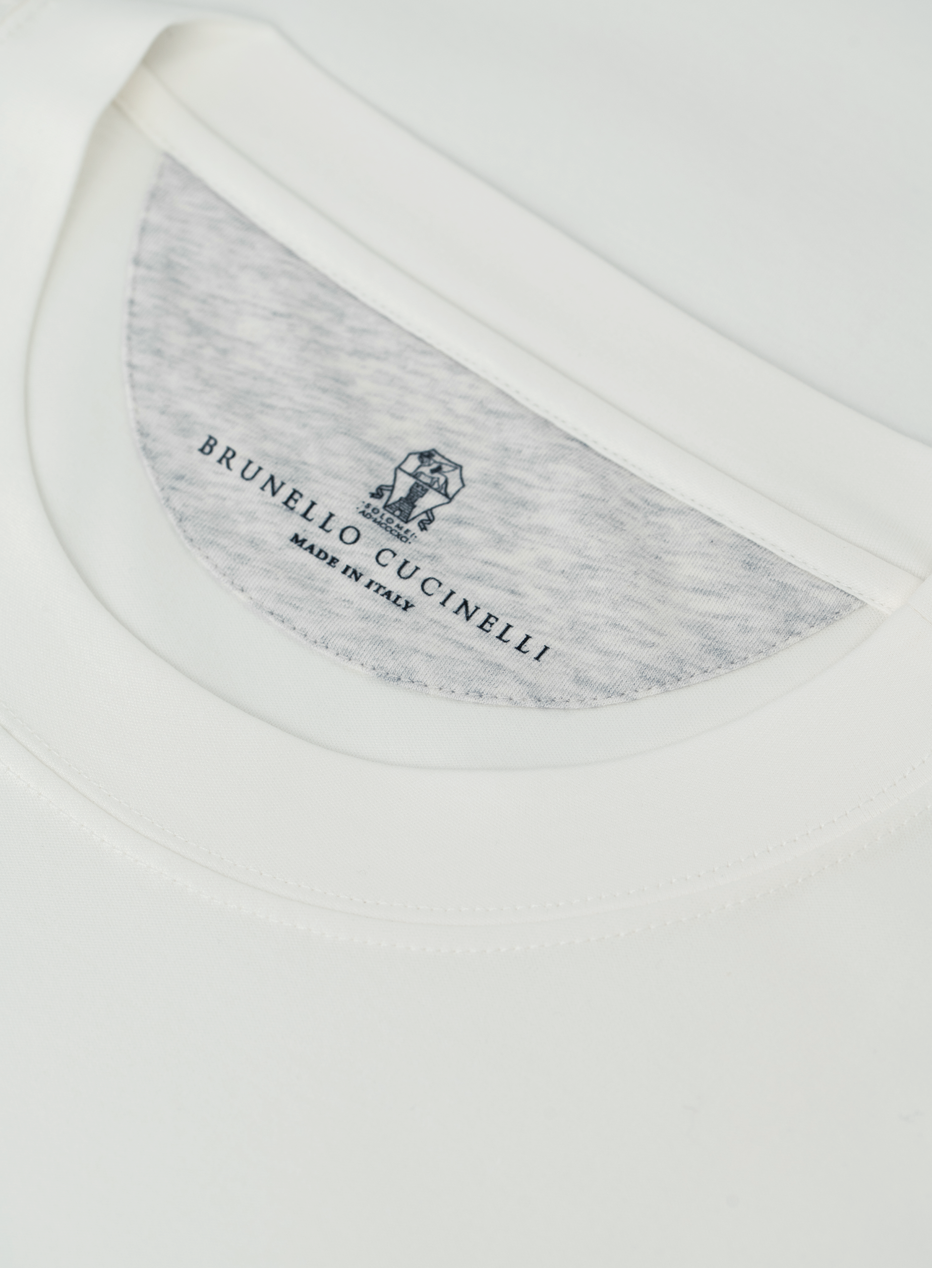 T-shirt van katoen met logodetail | FULL_WIDTH | Wit