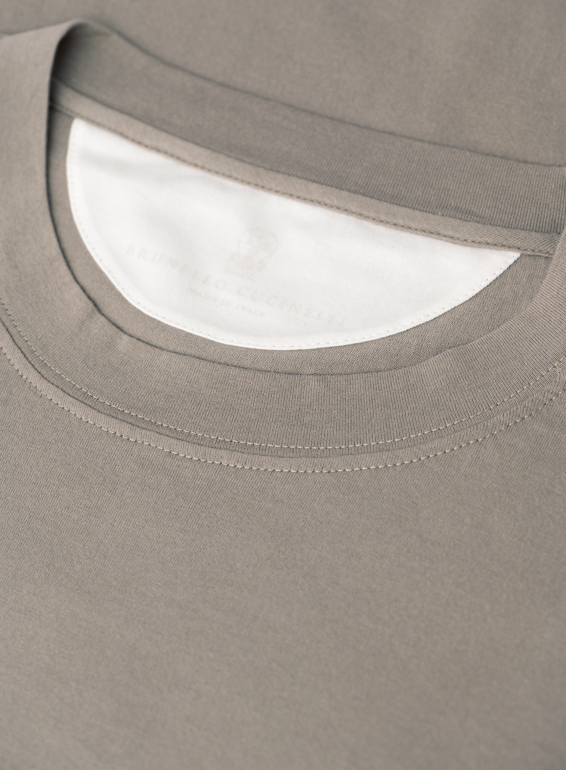 T-shirt van katoen met logodetail | FULL_WIDTH | TAUPE BEIGE