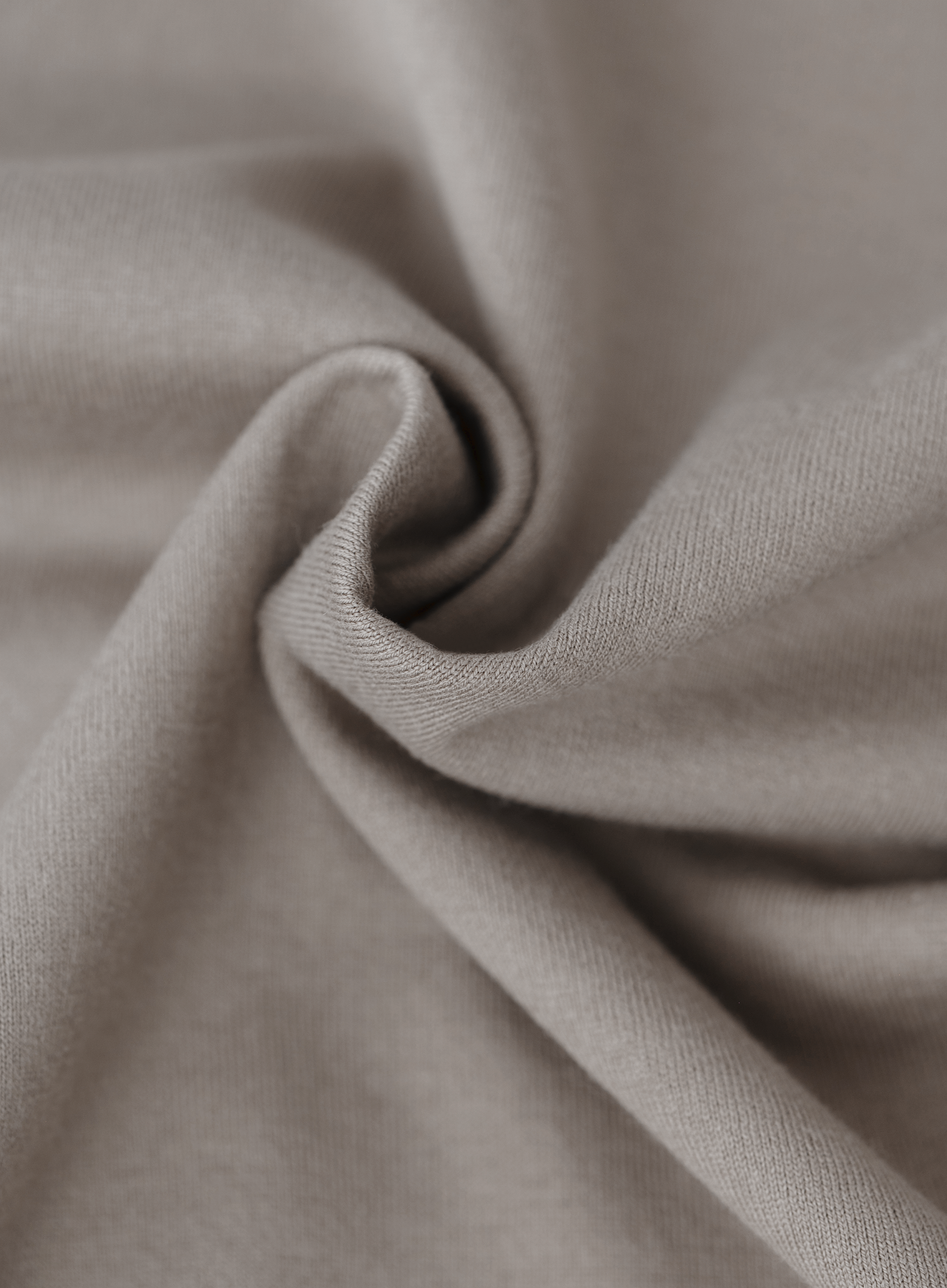 T-shirt van katoen met logodetail | FULL_WIDTH | TAUPE BEIGE