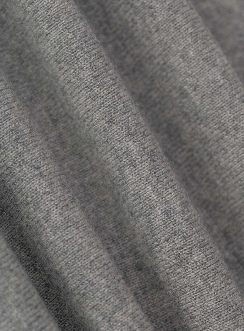 Buttonless polo in cashmere | FULL_WIDTH | Grijs