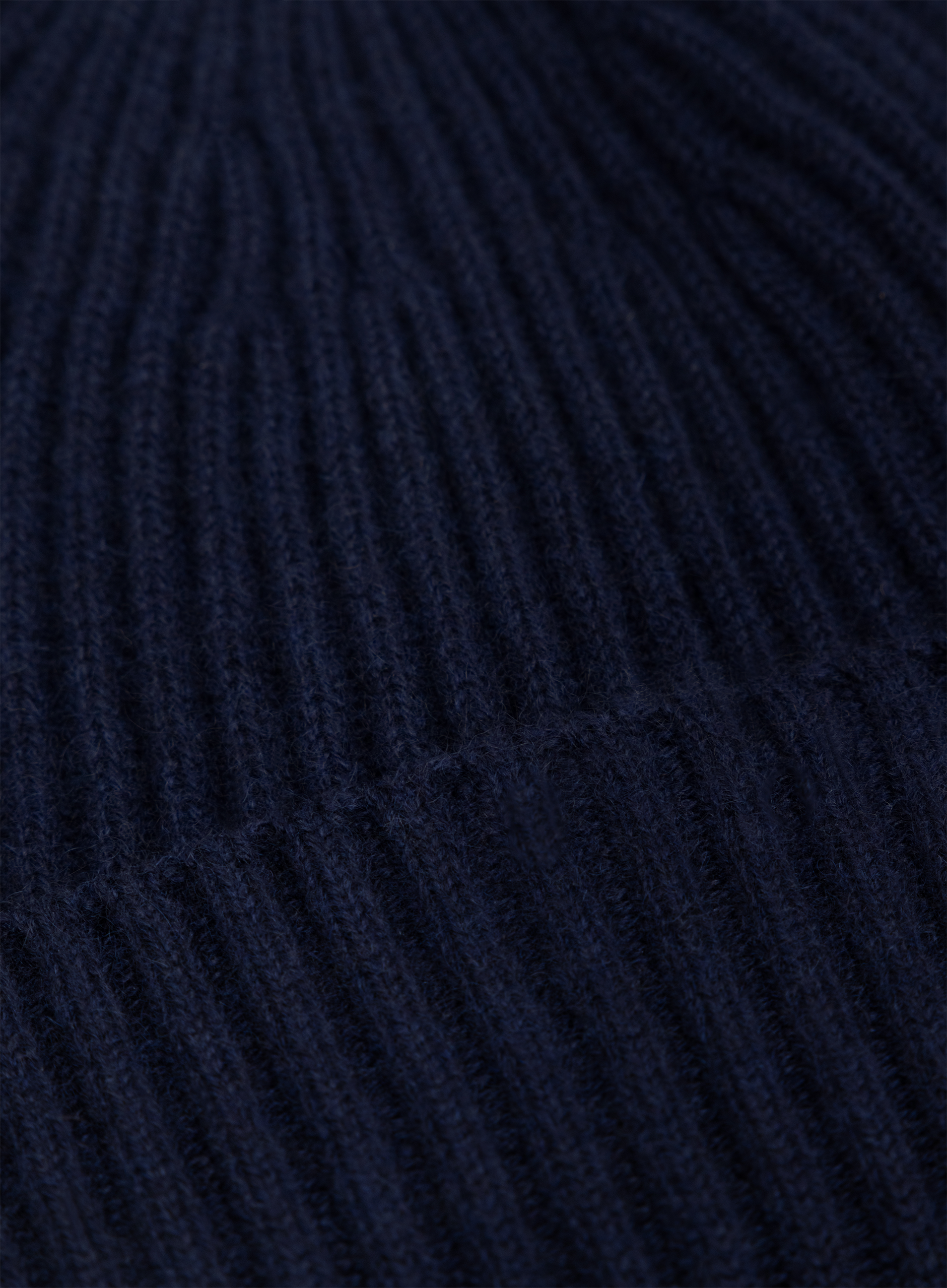 Beanie van cashmere met Engels ribpatroon | FULL_WIDTH | BLUE NAVY