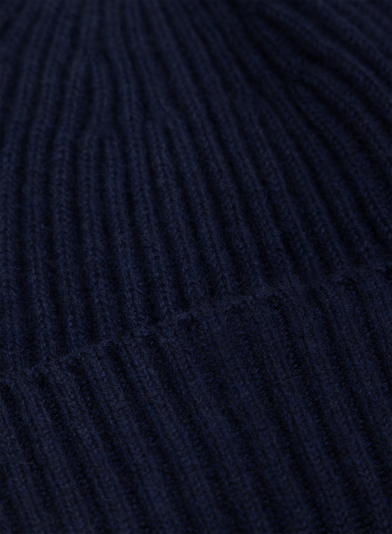 Beanie van cashmere met Engels ribpatroon | FULL_WIDTH | BLUE NAVY