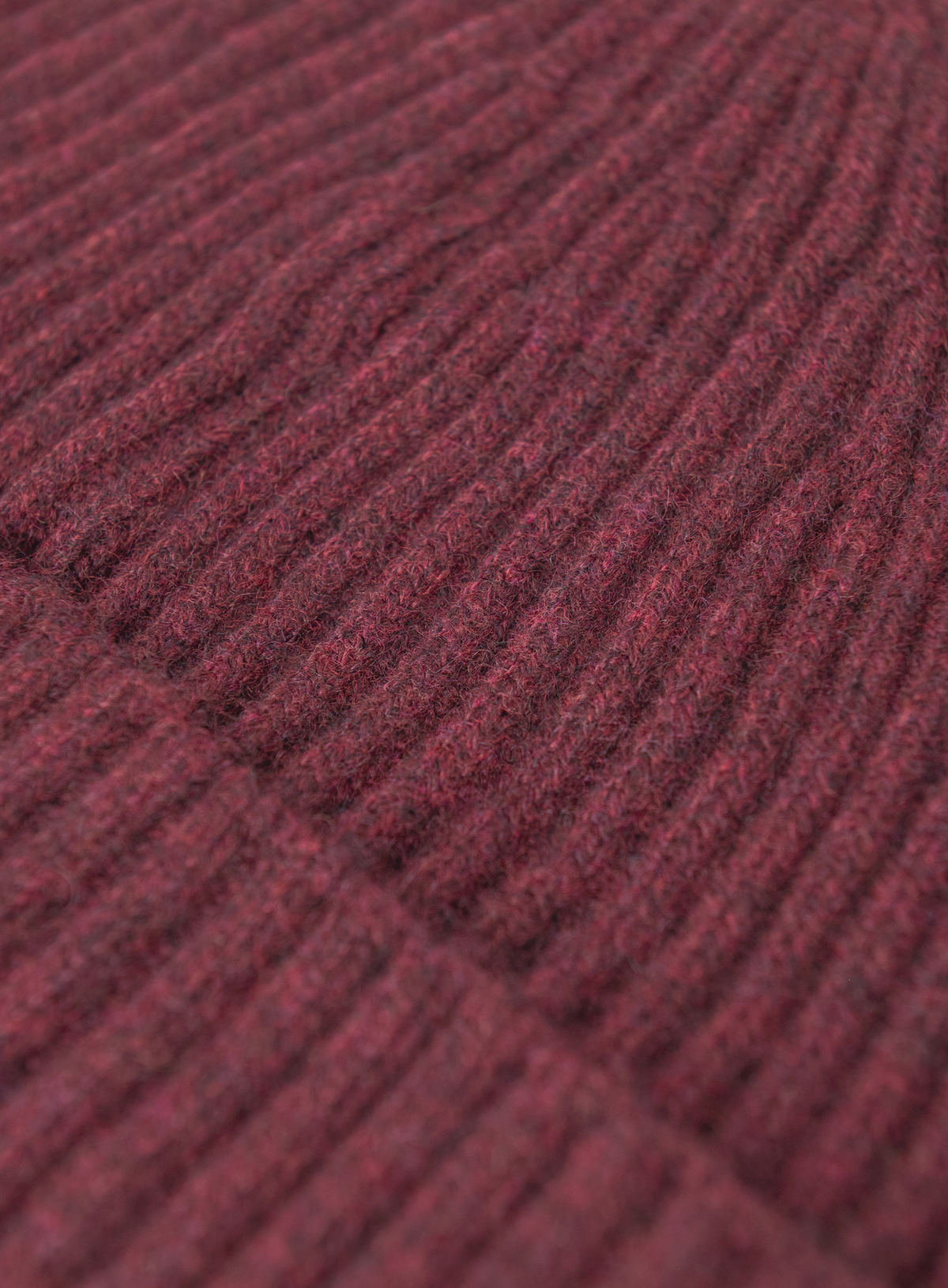 Beanie van cashmere met Engels ribpatroon | FULL_WIDTH | Bordeaux