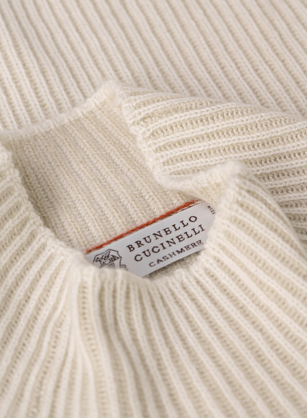 Coltrui van cashmere met Engels ribbreisel | ROOM-WIT