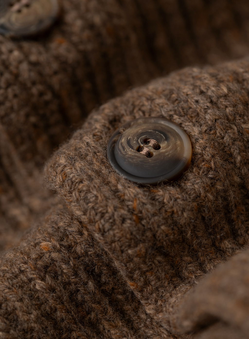 Knoopvest in wol cashmere | FULL_WIDTH | TAUPE