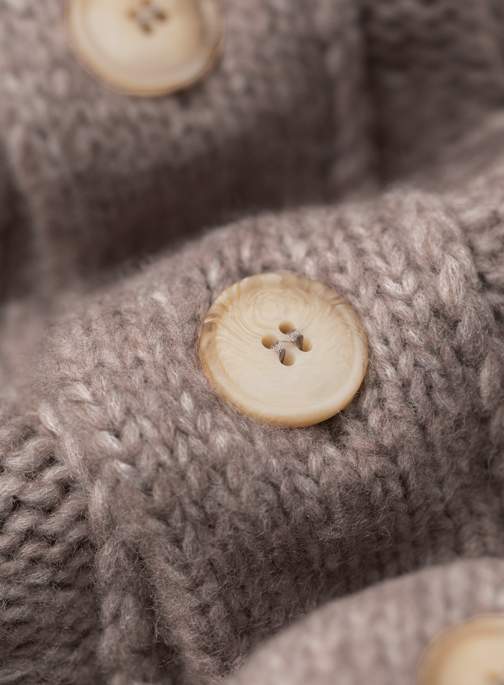 Knoopvest in wol | FULL_WIDTH | TAUPE