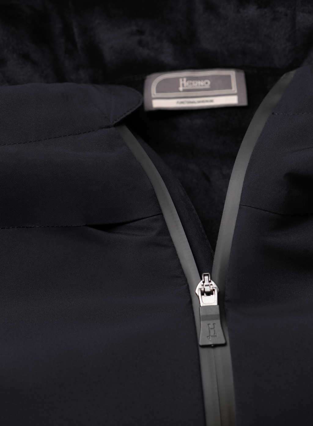 Bomberjack in tech stretch | FULL_WIDTH | Zwart