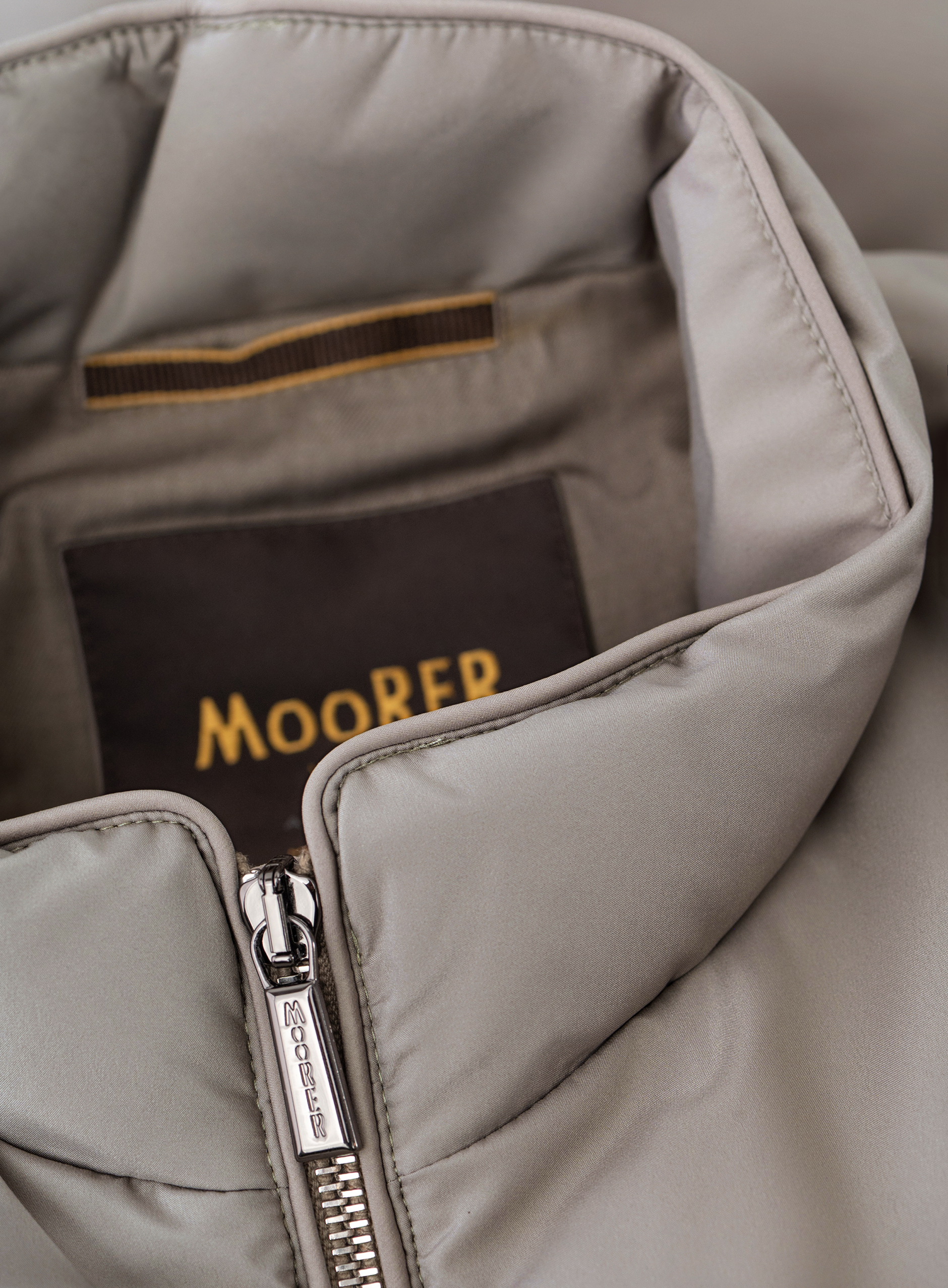 Uros bodywarmer van technische stof | FULL_WIDTH | TAUPE