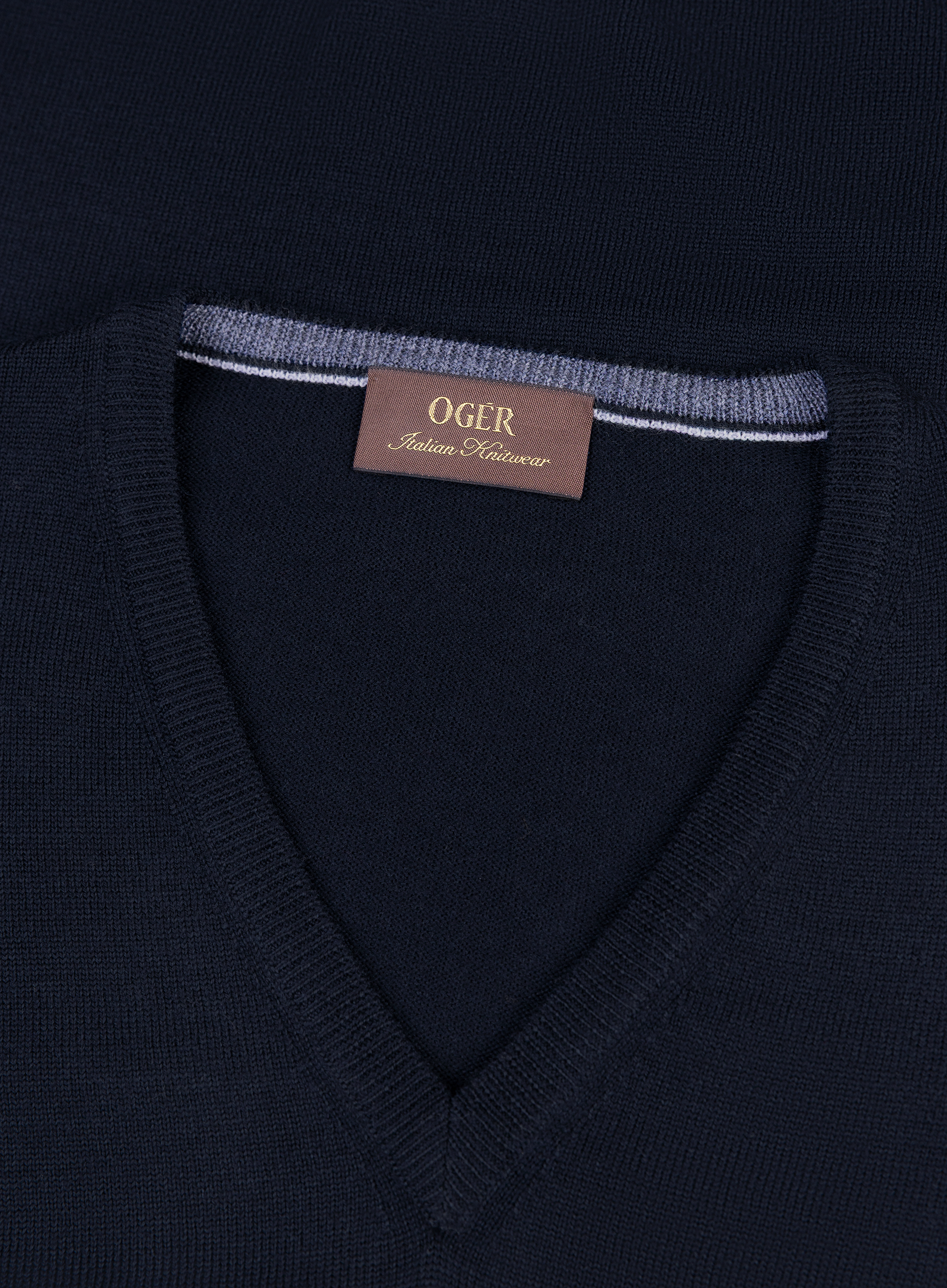 V-hals trui van virgin wol | FULL_WIDTH | BLUE NAVY