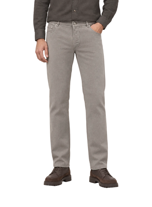 Jean cinq poches en denim teint en pièce