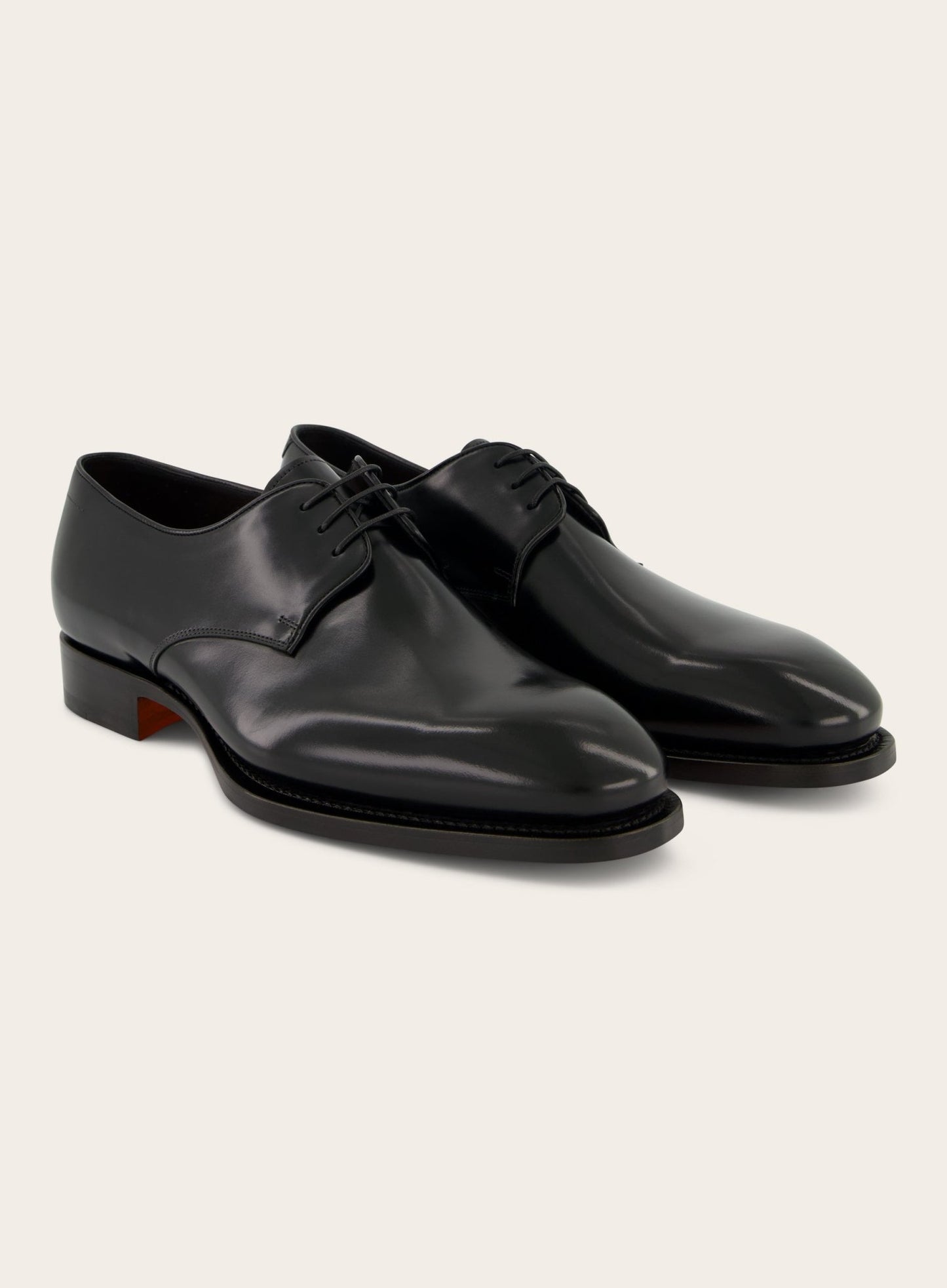 Oxford lace-up shoe made of leather