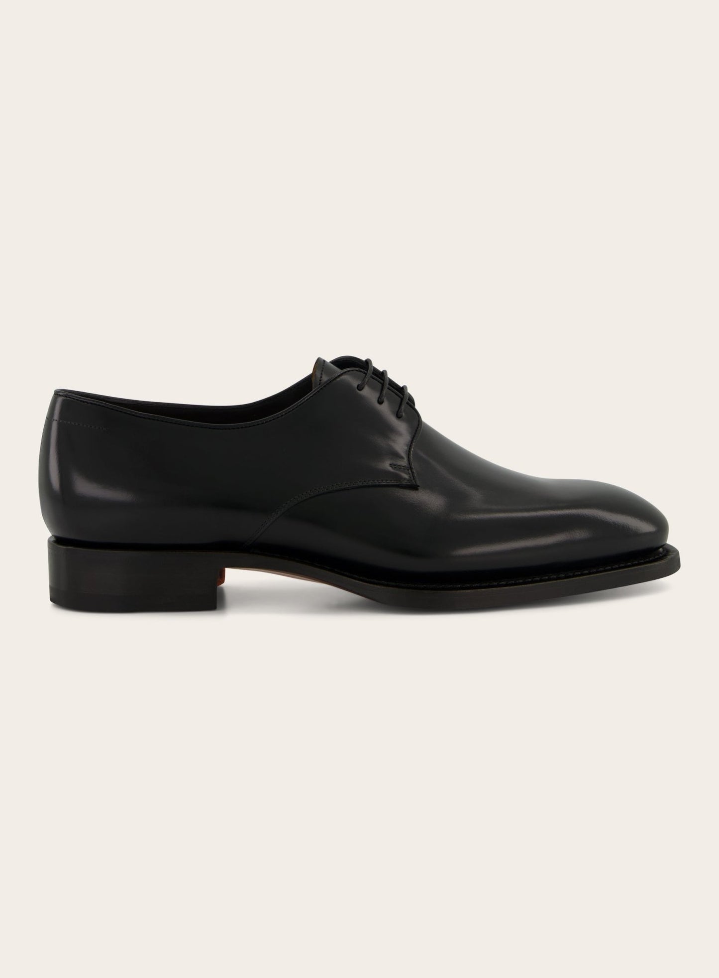 Oxford lace-up shoe made of leather