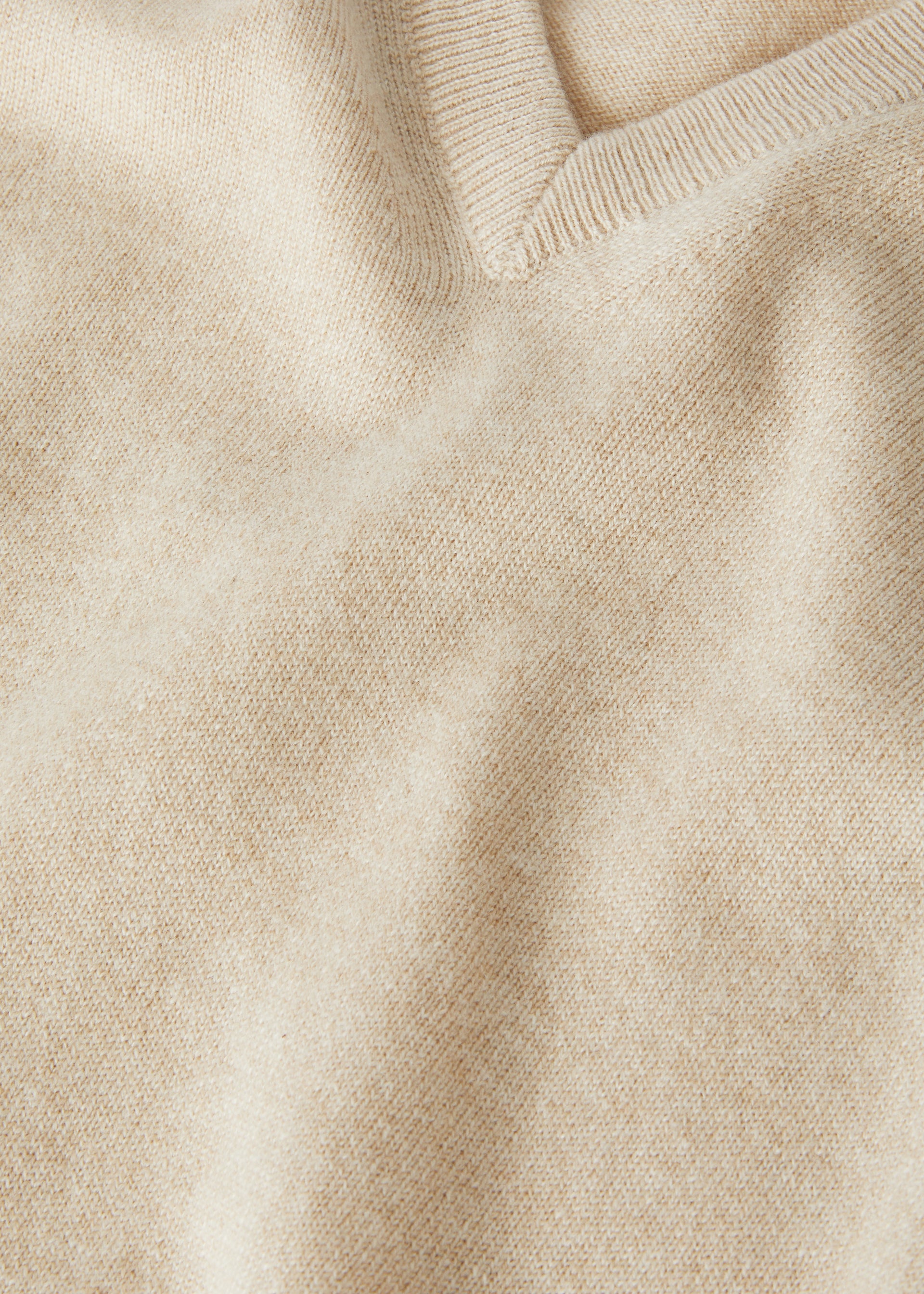 V-hals trui van baby cashmere | FULL_WIDTH | ZAND
