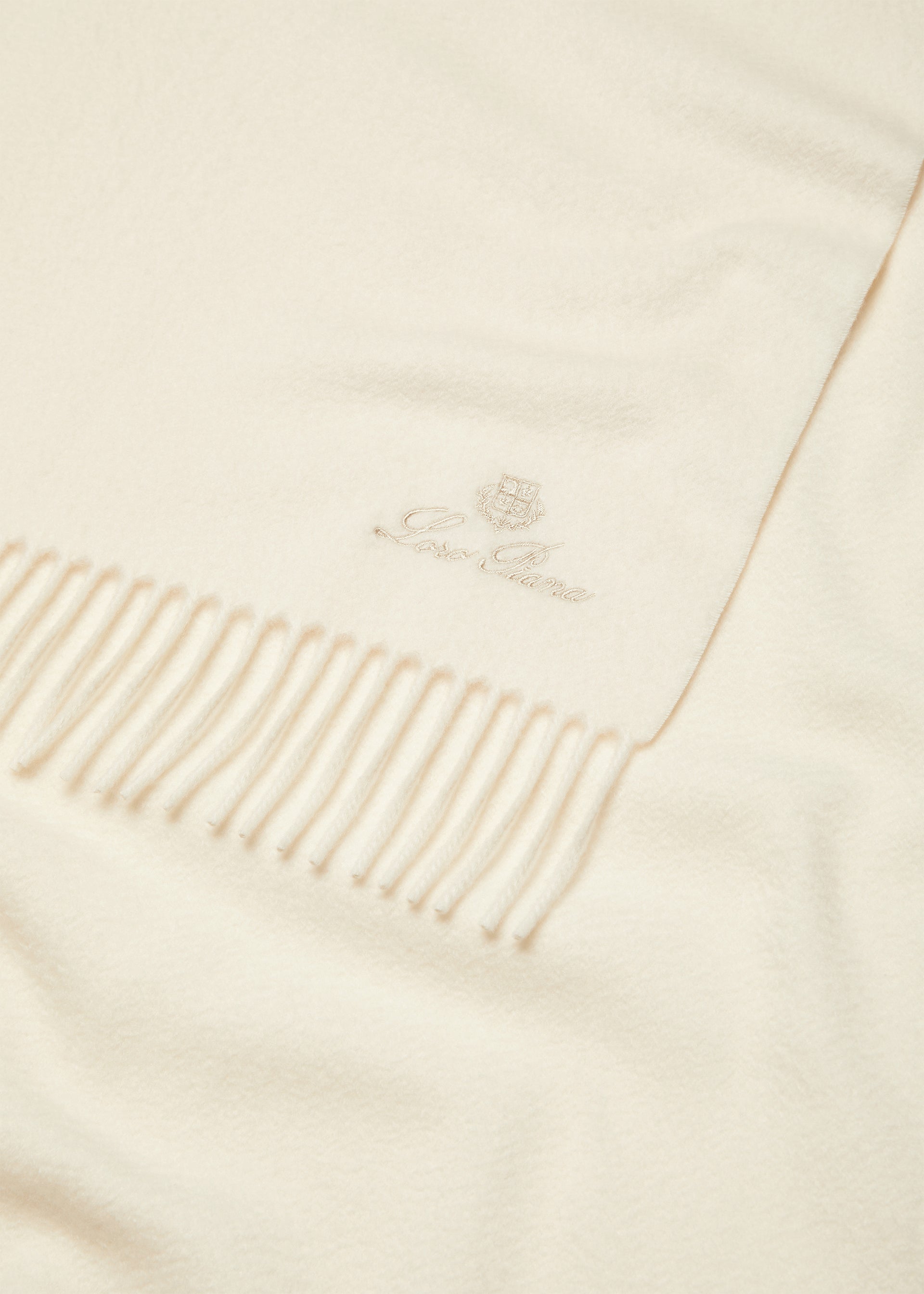 Cashmere shawl | FULL_WIDTH | BG_TRANSPARENT | Off-White