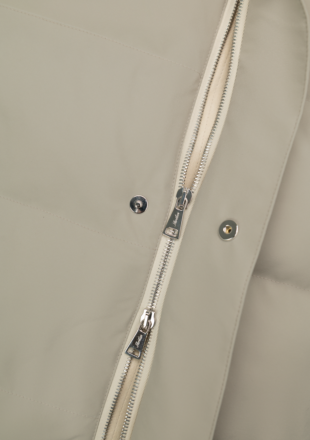 Gewatteerde bodywarmer | FULL_WIDTH | L.BEIGE