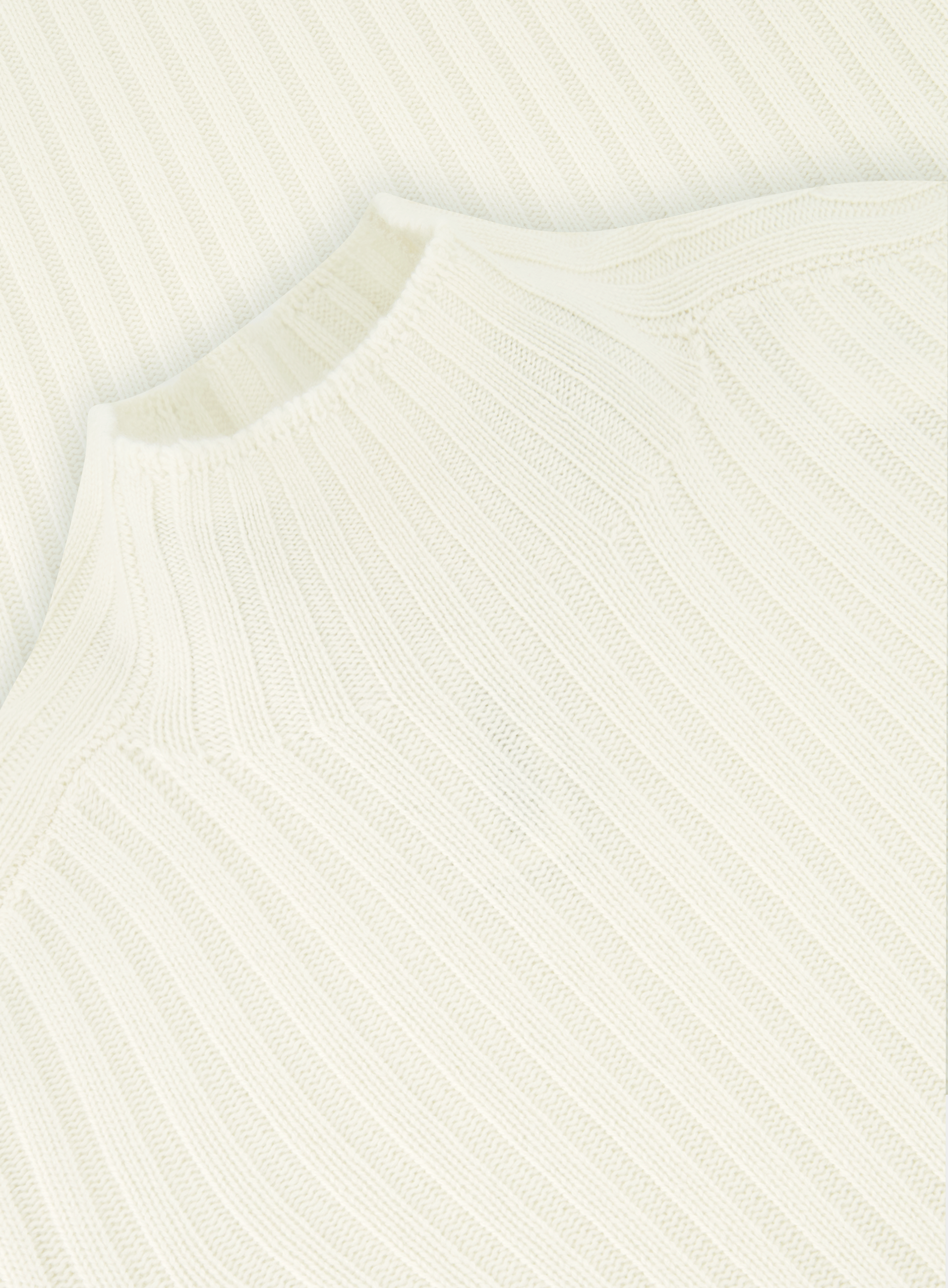 Coltrui van cashmere | FULL_WIDTH |  ROOM-WIT