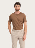 T-shirt van katoen | MODEL | FULL_WIDTH | Camel 