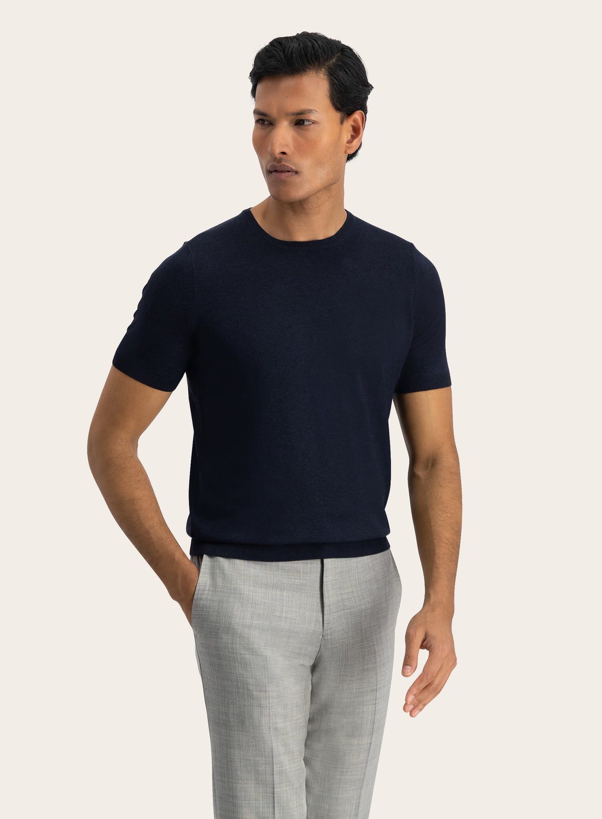 T-shirt van zijde | MODEL | FULL_WIDTH | NAVY