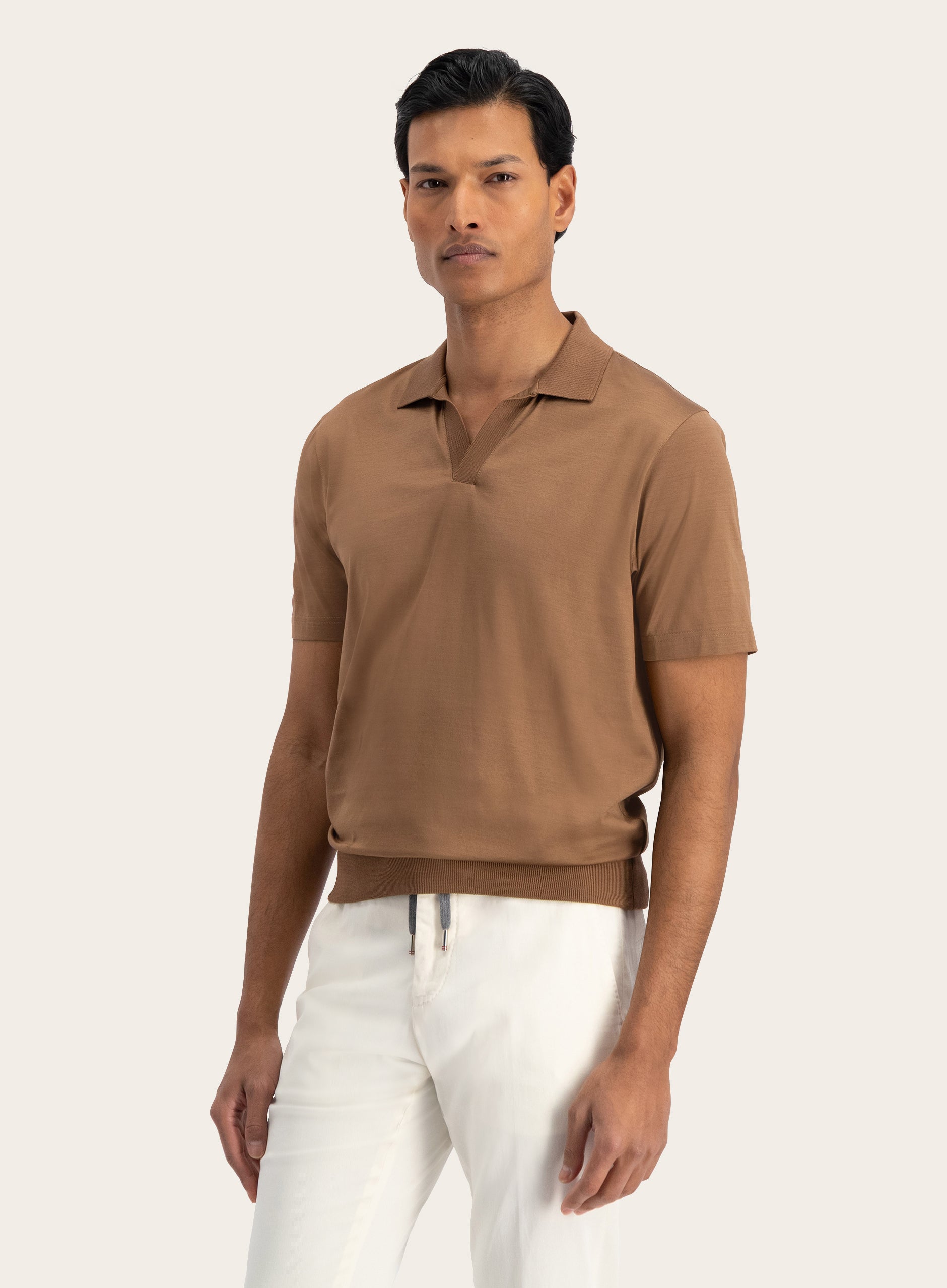 Buttonless polo van katoen | MODEL | FULL_WIDTH | Camel