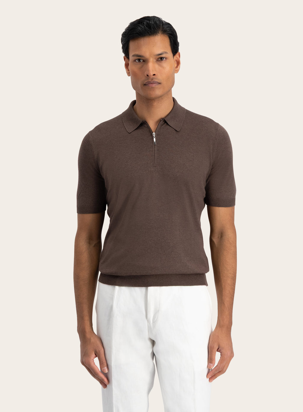 Poloshirt van zijde met ritssluiting | MODEL | FULL_WIDTH | Bruin