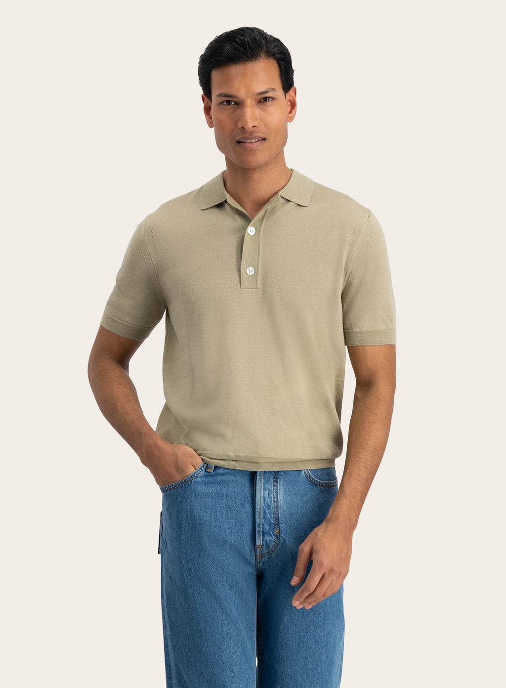 Polo van wol en zijde | MODEL | FULL_WIDTH | Groen